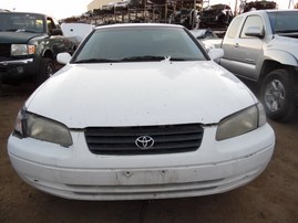 1998 TOYOTA CAMRY LE WHITE 2.2L AT Z18437